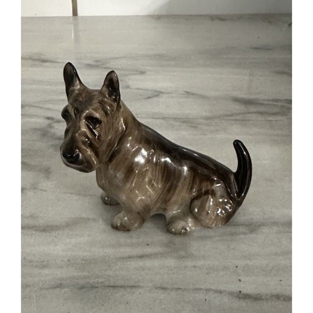 Vintage Adorable Detailed Scottish Terrier Dog Figurine England Royal Doulton
